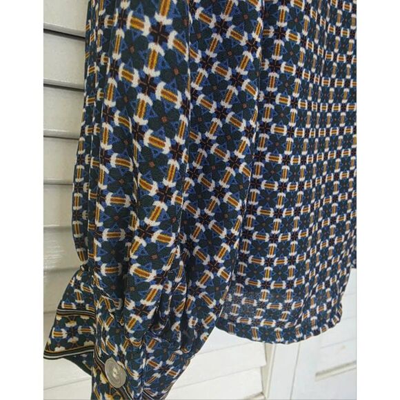 Max Studio Women’s Shirt - Size Large - Classic & Polished Top - Picture 7 of 10